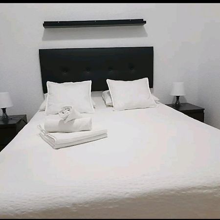 Comoda Habitacion Madrid Bagian luar foto