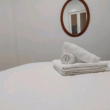 Comoda Habitacion Madrid Bagian luar foto